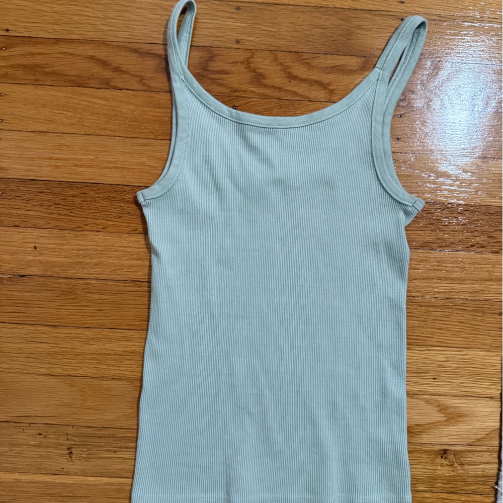 Brandy Melville Ribbed Tank in Pisatachio